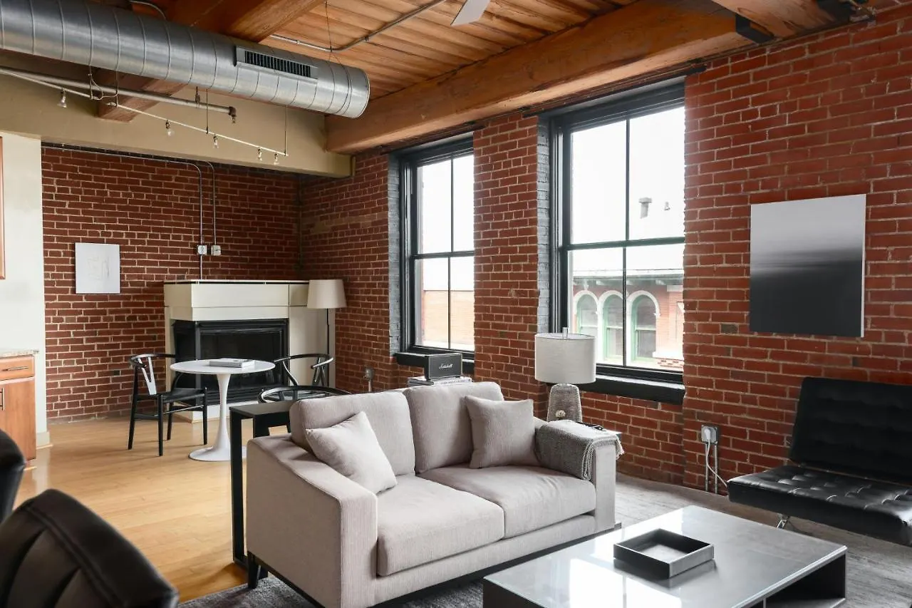 Spacious Dt 2Br With Gym By Zencity location