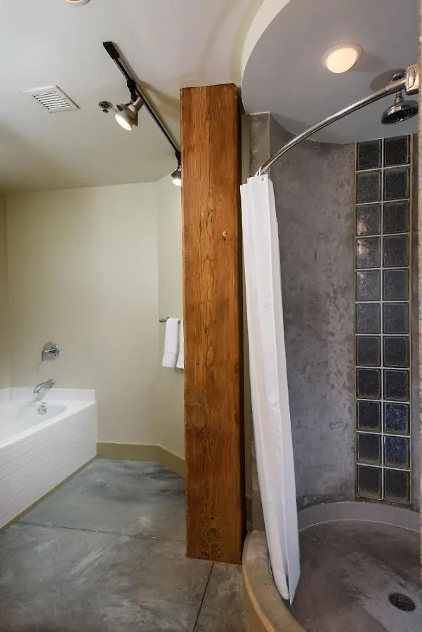 Spacious Dt 2Br With Gym By Zencity Saint Louis 0*,  United States